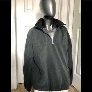 Nice comfy sweatshirt by Shamu in XL